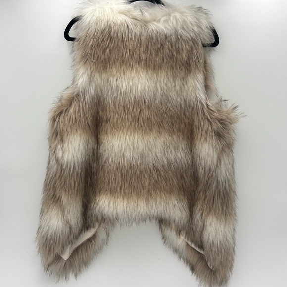 Anthropologie - Skies Are Blue Faux Fur Vest in Cream & Tan (NWT) - Picture 9 of 11
